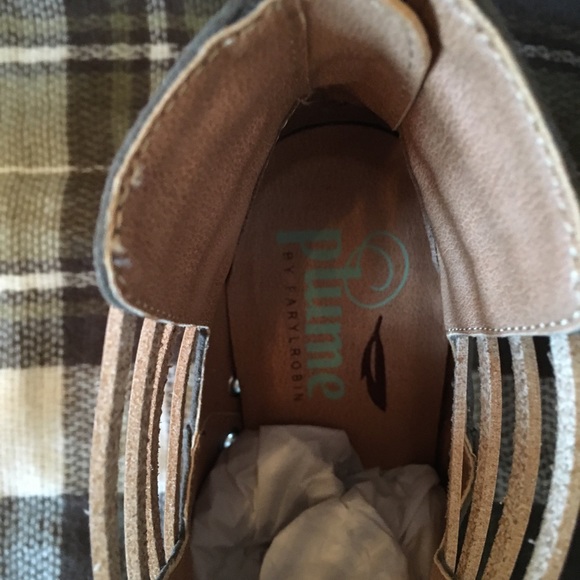 🌼 3/$15 🌼 Plume Grey booties size 6 - Picture 6 of 7